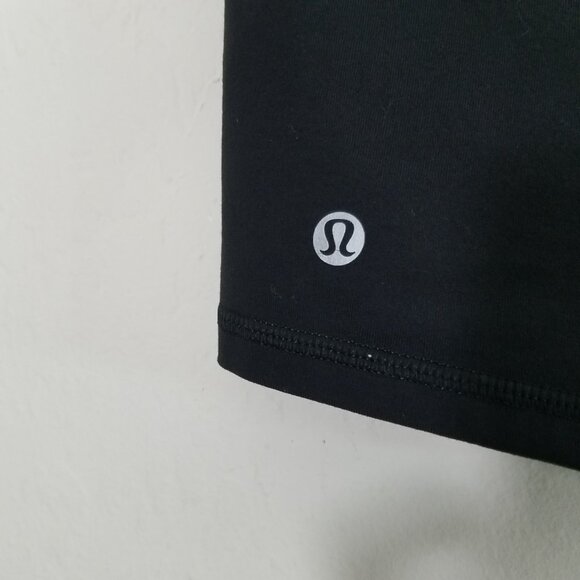 Lululemon Reversible High Rise Shorts Size 6 - Picture 9 of 9